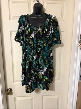 Terra & Sky Black Tropical Leaf Button-Front Peasant Tunic